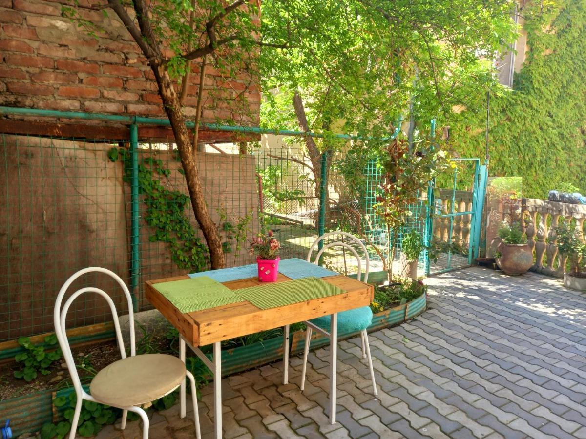 Birdhouse Rooms Tbilisi Ngoại thất bức ảnh