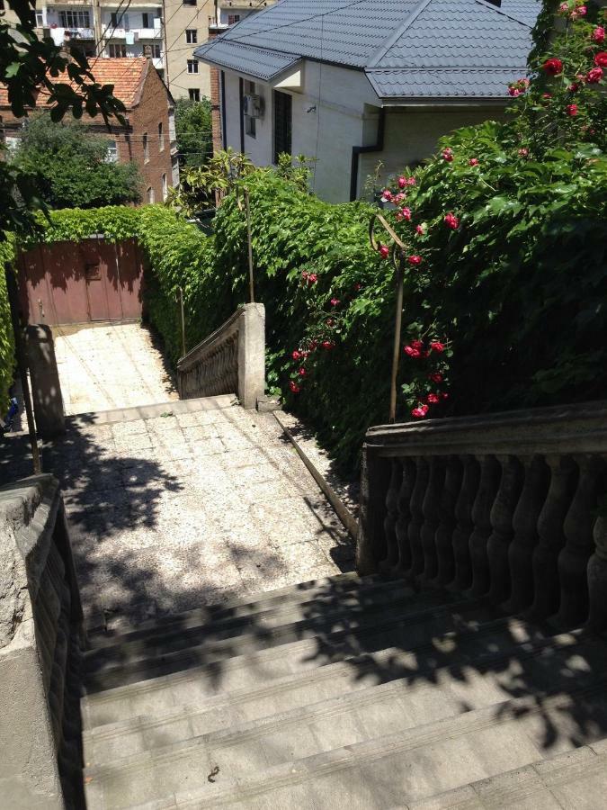 Birdhouse Rooms Tbilisi Ngoại thất bức ảnh
